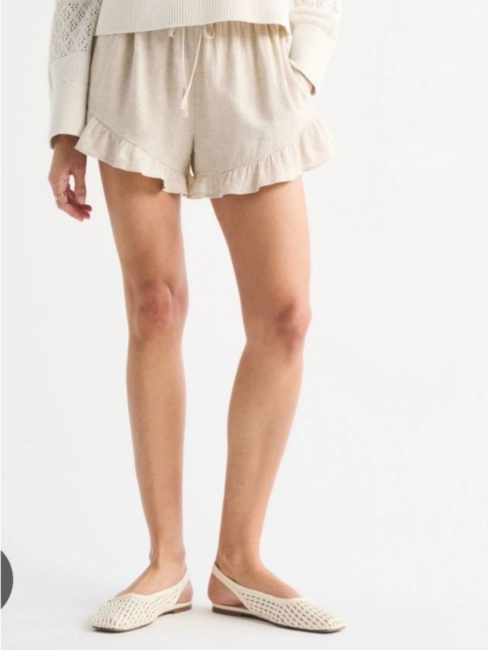 Ahercrombie & Fitch NWT! Linen Blend Ruffle Pull on Short Sz S
